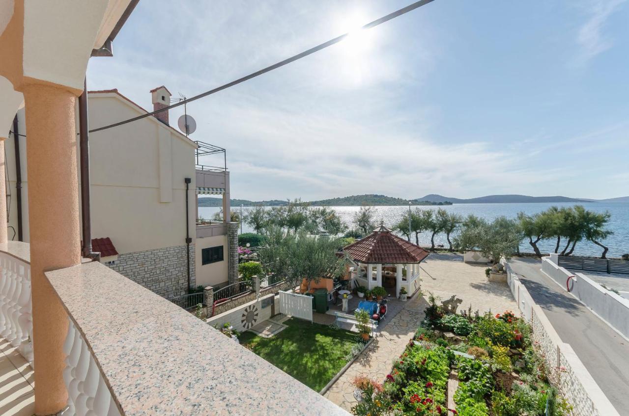 Apartments Ivanka On The Beach Vodice Eksteriør bilde