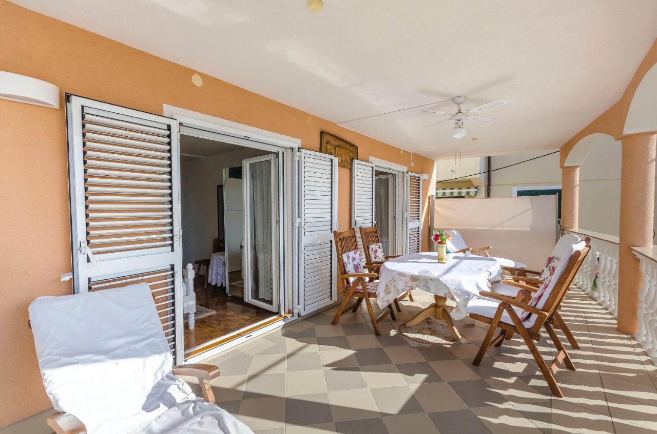 Apartments Ivanka On The Beach Vodice Eksteriør bilde