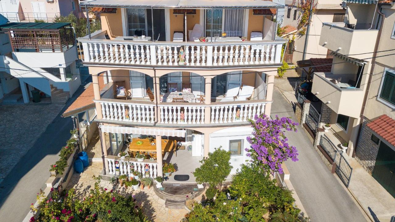 Apartments Ivanka On The Beach Vodice Eksteriør bilde
